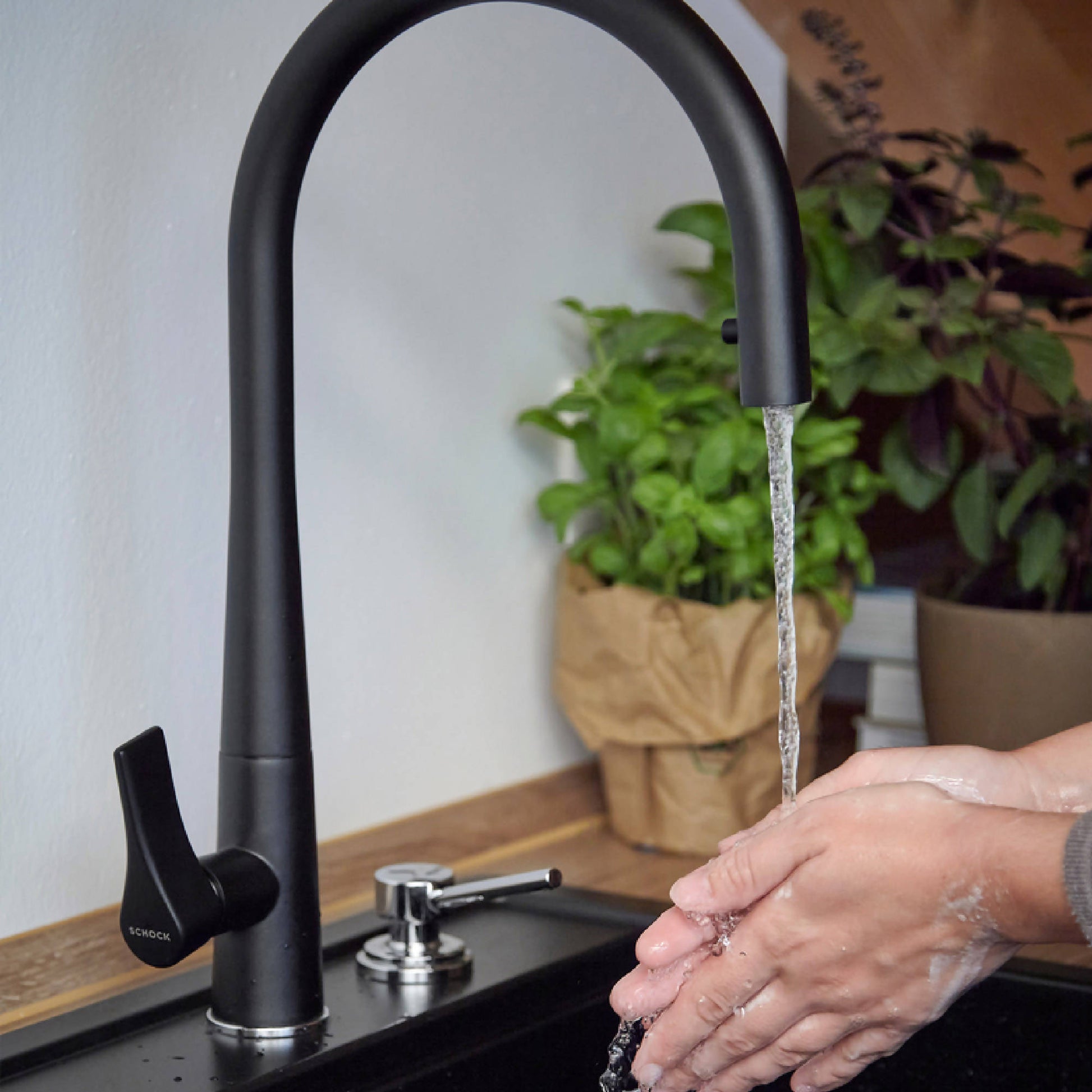 Grifería Gota Pull Out Black Schock2#Negro