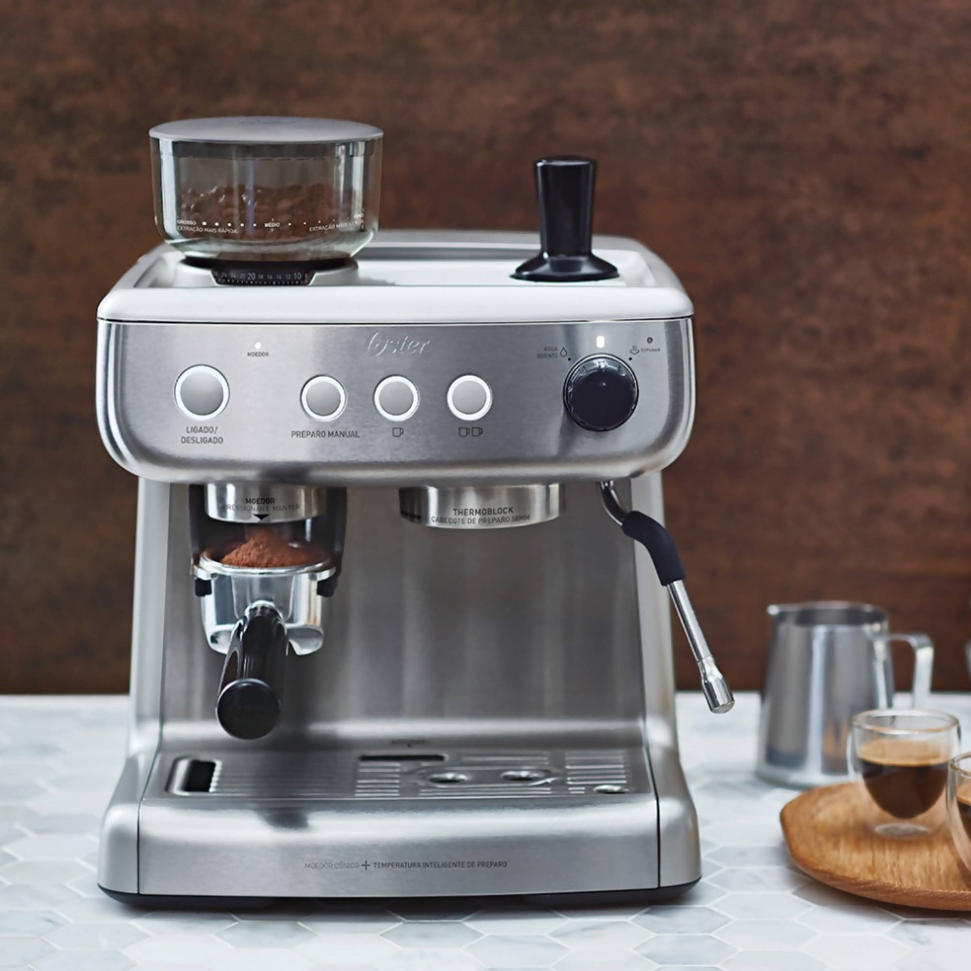 Cafetera Espresso Perfect Brew Molino Integrado BVSTEM7300 Oster1#Gris