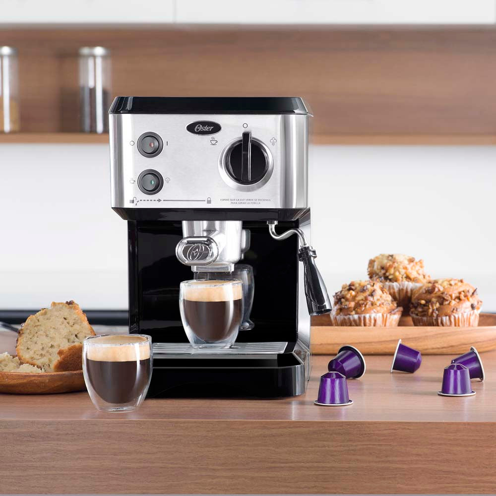 https://www.kitchencenter.cl/cdn/shop/products/cafetera-vapor-espresso-y-cappuccino-bvstecmp65-oster.jpg?v=1680842501