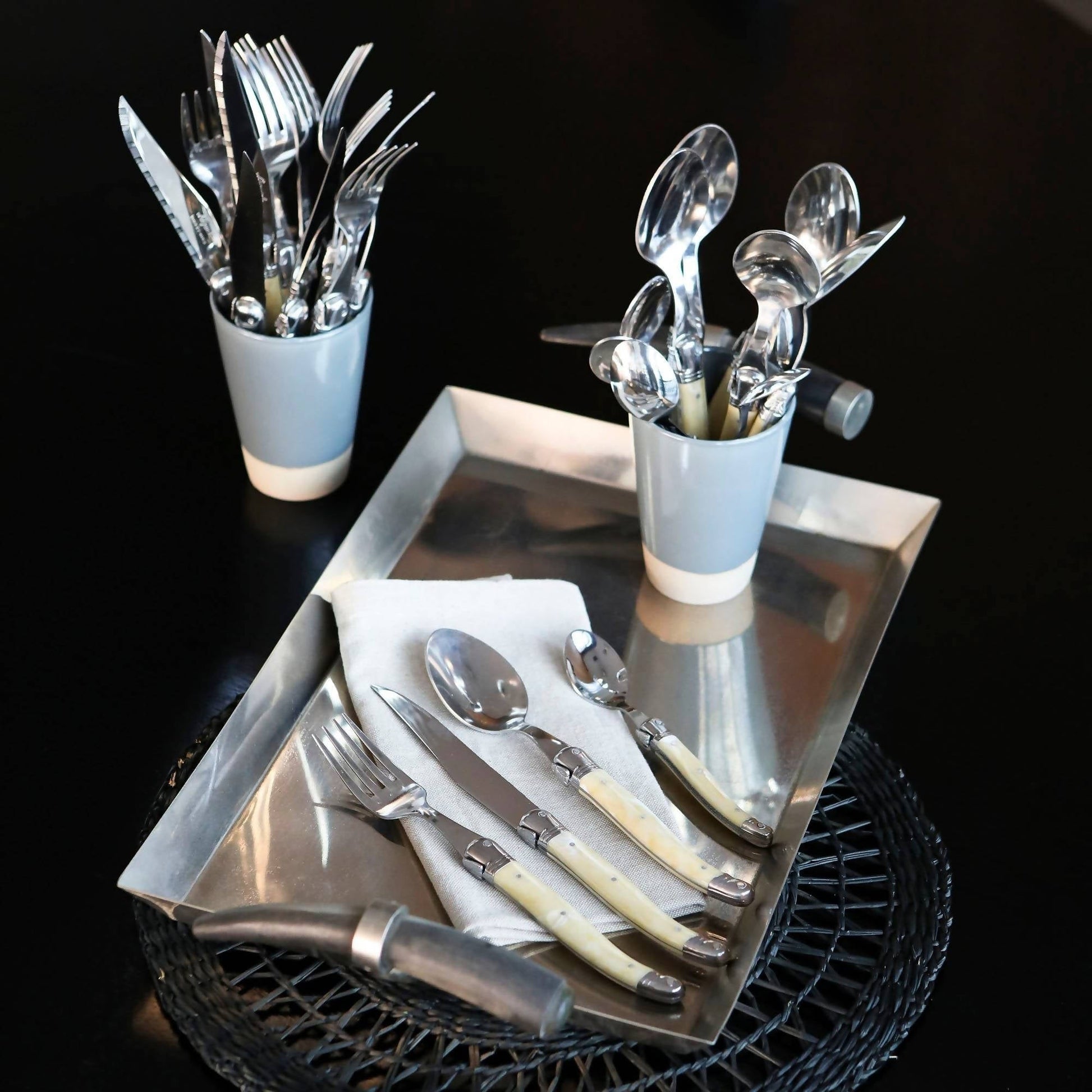 Kit Vajilla Klapp y Cuchillería Laguiole4#Beige