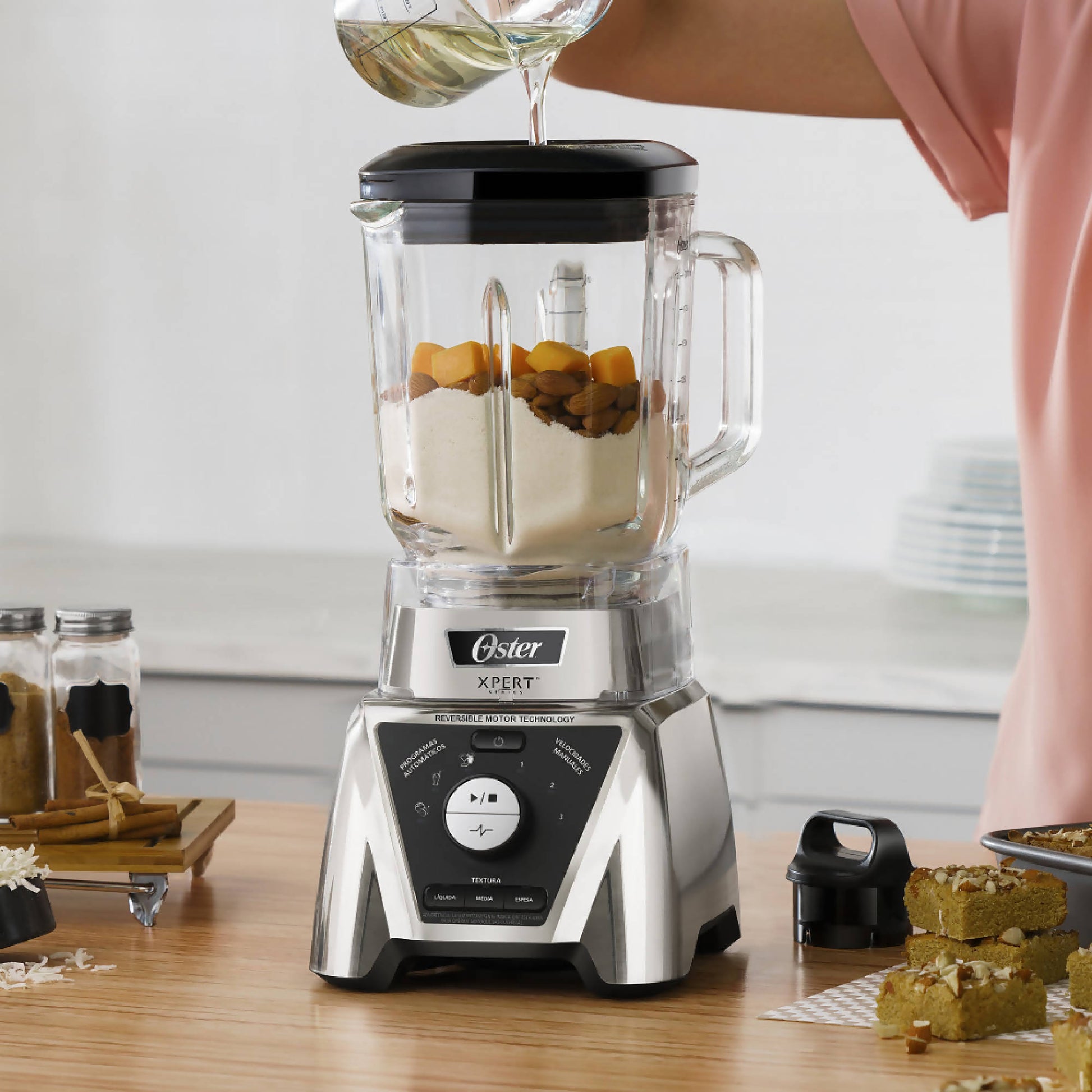 Licuadora Xpert Series Control Textura + Vaso Blend N Go Oster2#Gris