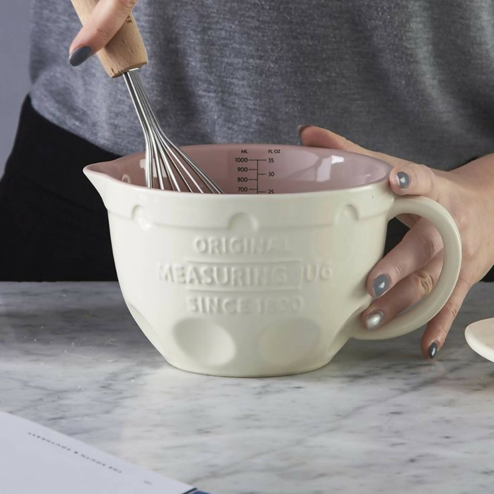 Bowl Medidor Inclinable 1 Lt Mason Cash1#Crema