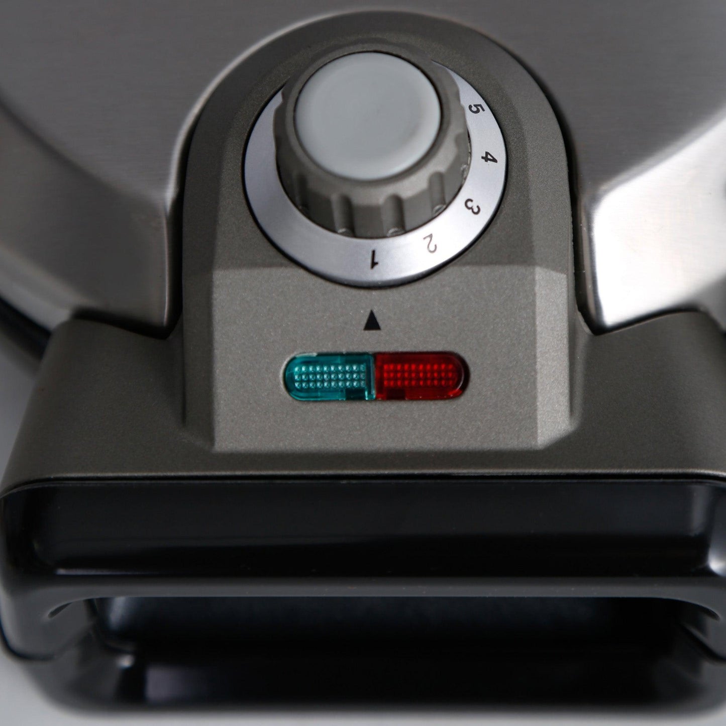 Waflera/Gofrera Vertical WAF-V100 de Cuisinart®